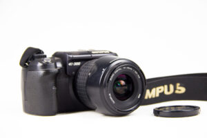 Зеркальный Фотоаппарат OLYMPUS  Е - 300